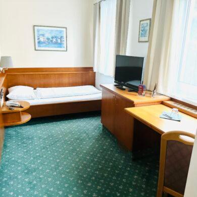 Hotel Wiental Pressbaum Ngoại thất bức ảnh